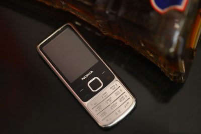 Nokia 6700 Classic White Bạc Like New