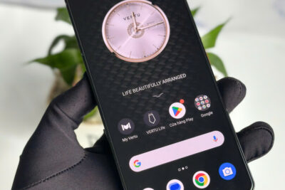 Vertu Meta 2 Diamond gold Lưng bọc da cá đính kim