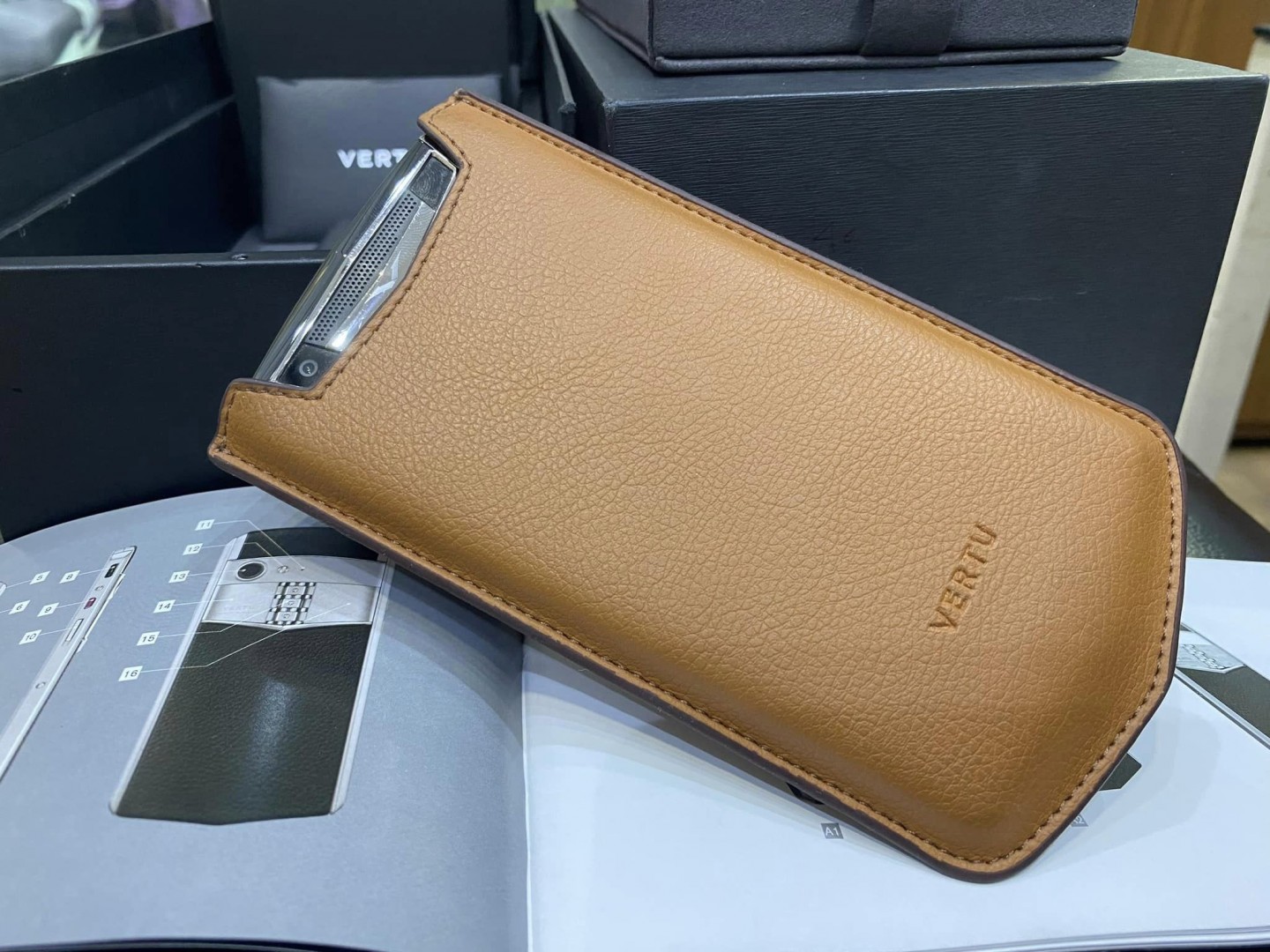 Vertu Aster P Brown (6)