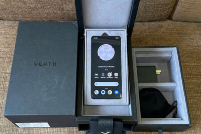 Điện thoại METAVERTU 2 Generation da cá sấu xanh 99% chính hãng