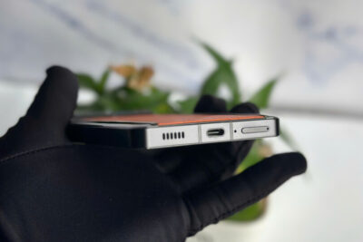 Điện thoại METAVERTU 2 màu cam đẹp 99% chính hãng fullbox