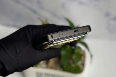 Điện thoại METAVERTU 2 Da cá sấu xanh viền Gold fullbox đẹp 99%