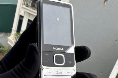 Điện Thoại Nokia 6700 Classic màu bạc
