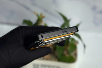 Điện thoại METAVERTU 2 lưng bọc da rắn vàng đẹp 99% fullbox