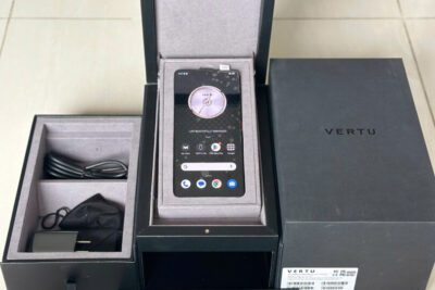 Điện thoại METAVERTU 2 Generation da bê nâu 99%