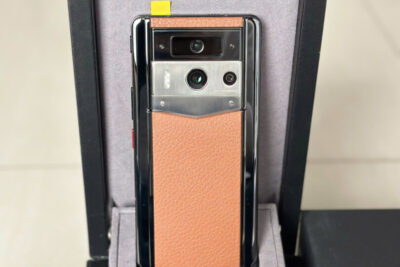 Điện thoại METAVERTU 2 Generation da bê nâu 99%