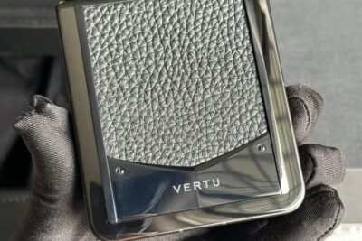 Điện Thoại Vertu Iron Flip Jade Black Lưng Bọc Da Bò 99%