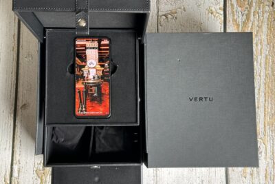 Điện Thoại Vertu Iron Flip Jade Black Lưng Bọc Da Bò 99%