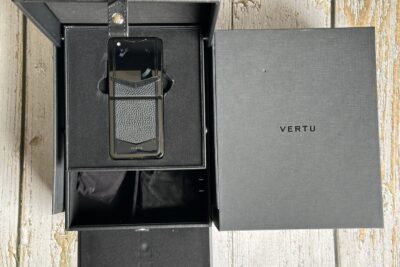 Điện Thoại Vertu Iron Flip Jade Black Lưng Bọc Da Bò 99%