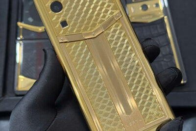 Điện Thoại Vertu Meta 1 Lưng Bọc vàng đường đua