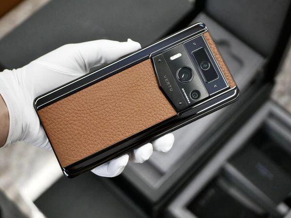 Vertu Meta 2 