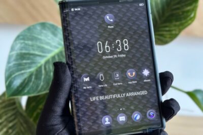 Điện Thoại Vertu Ayxta Fold 2 Lưng Hoa Văn Like New