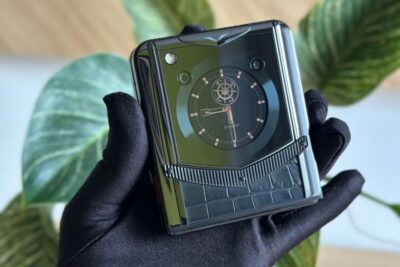 Điện Thoại Vertu Iron Flip Black Alligator Lưng Bọc Da Cá Sấu Zin Hãng