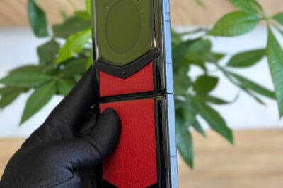 Điện Thoại Vertu Iron Flip Jade Red – Tinh Hoa Nghệ Thuật Chế Tác