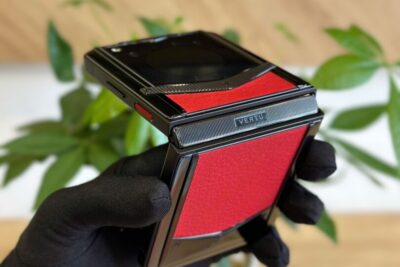 Điện Thoại Vertu Iron Flip Jade Red – Tinh Hoa Nghệ Thuật Chế Tác