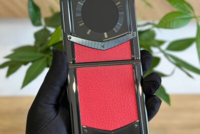 Điện Thoại Vertu Iron Flip Jade Red – Tinh Hoa Nghệ Thuật Chế Tác