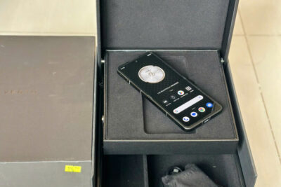 Vertu Iron Flip Lưng Đính Kim Bọc Vàng Da Cá Sấu Đen 99%