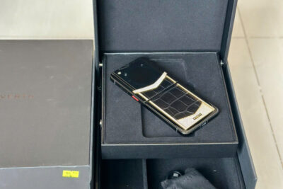 Vertu Iron Flip Lưng Đính Kim Bọc Vàng Da Cá Sấu Đen 99%
