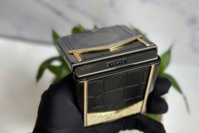 Vertu Iron Flip Lưng Đính Kim Bọc Vàng Da Cá Sấu Đen 99%