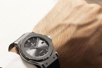 Đồng Hồ Hublot Classic Fusion Titanium Grey 42mm