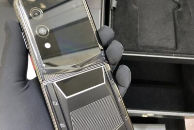 Điện Thoại Vertu Quantum Flip Cyber Black đẹp 99%
