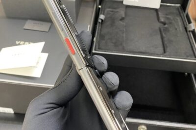 Điện Thoại Vertu Quantum Flip Cyber Black đẹp 99%