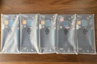 Màn hình Meta Vertu 1 và Metavertu 2