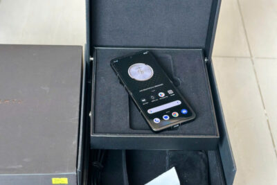 Điện Thoại Vertu Ironflip Carbon Đường Đua – Đẹp 99% Fullbox