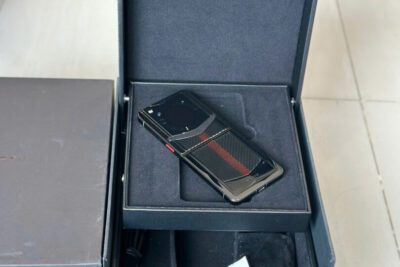 Điện Thoại Vertu Ironflip Carbon Đường Đua – Đẹp 99% Fullbox
