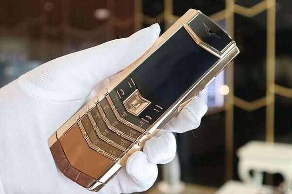 Gia Dien Thoai Vertu Vertuvietnam 1 A9a1cbebd50141a29e4cd45971d90b42 Grande 1
