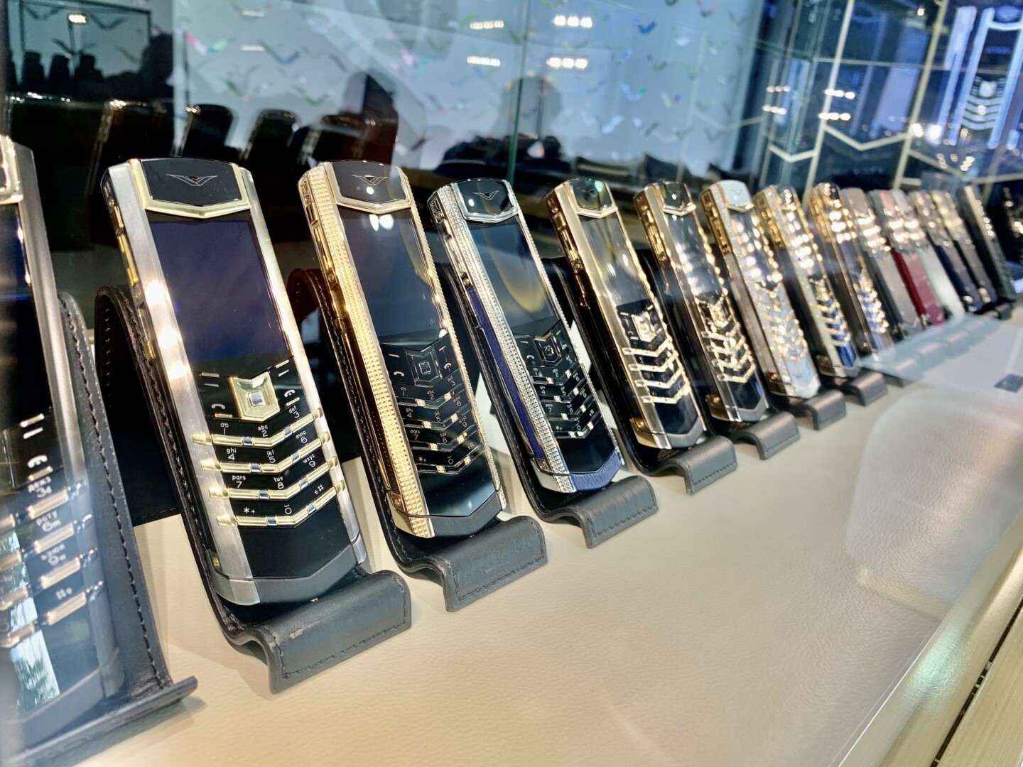 Vertu Signature S Tai Euluxury (5)