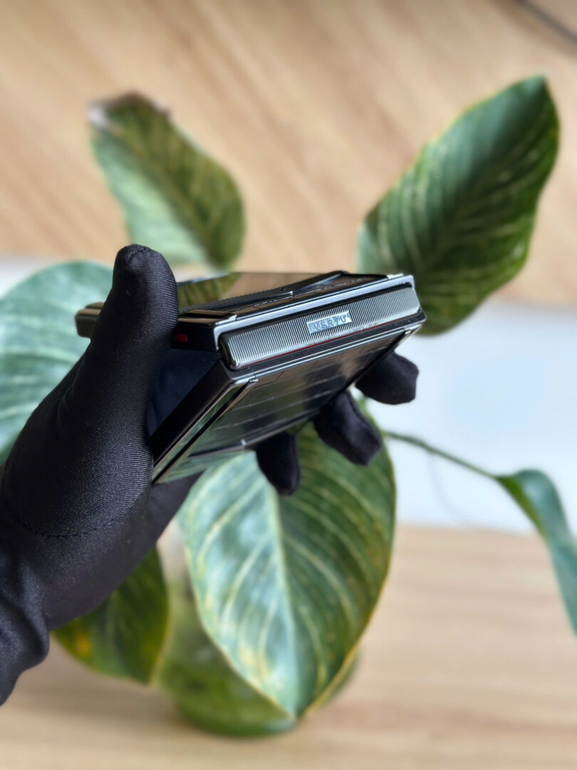 Vertu Iron Flip giá bao nhiêu? Có thực sự đáng với mức giá hàng trăm triệu?