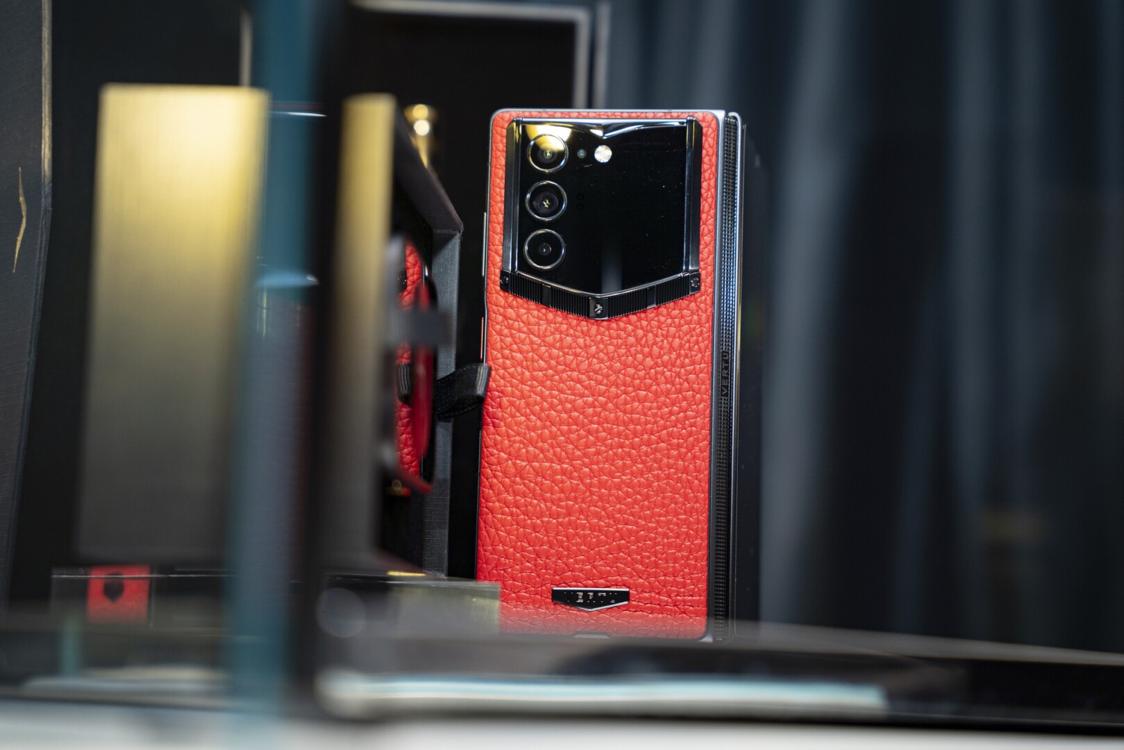 Vertu Alpha Fold 1