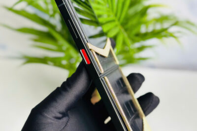 Vertu Iron Flip Diamonds Gold Black 99% Fullbox Trùng IMEI – Kiệt tác điện thoại gập xa xỉ dành cho doanh nhân