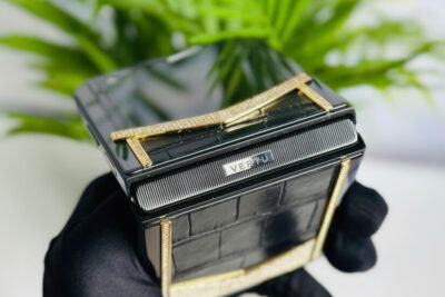 Vertu Iron Flip Diamonds Gold Black 99% Fullbox Trùng IMEI – Kiệt tác điện thoại gập xa xỉ dành cho doanh nhân