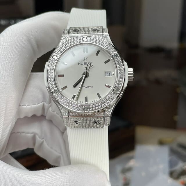Anh Img Dong Ho Nu Dinh Da Hublot Classic Fusion
