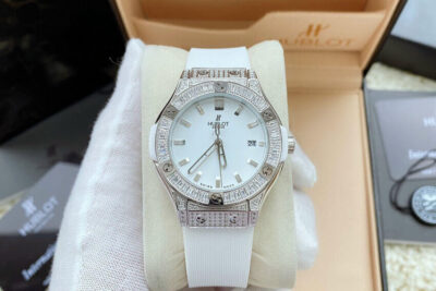 Giá Đồng Hồ Hublot Nữ Chính Hãng Bao Nhiêu? Bảng Giá Mới Nhất Và Kinh Nghiệm Chọn Mua