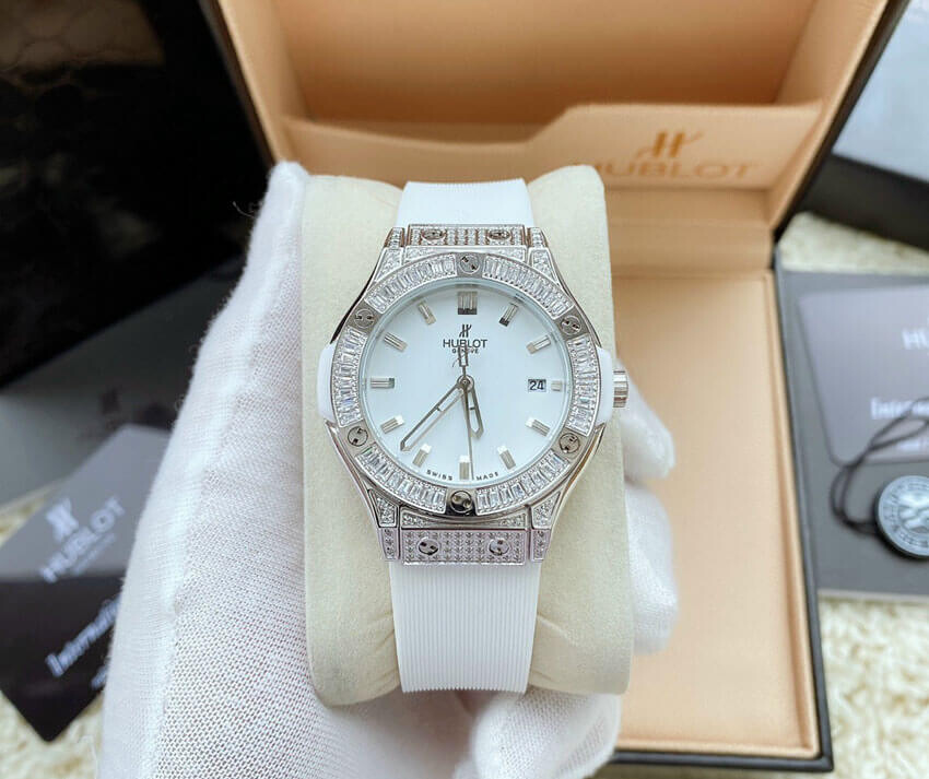 Dong Ho Nu Hublot Mau Trang Gia Bao Nhieu 1